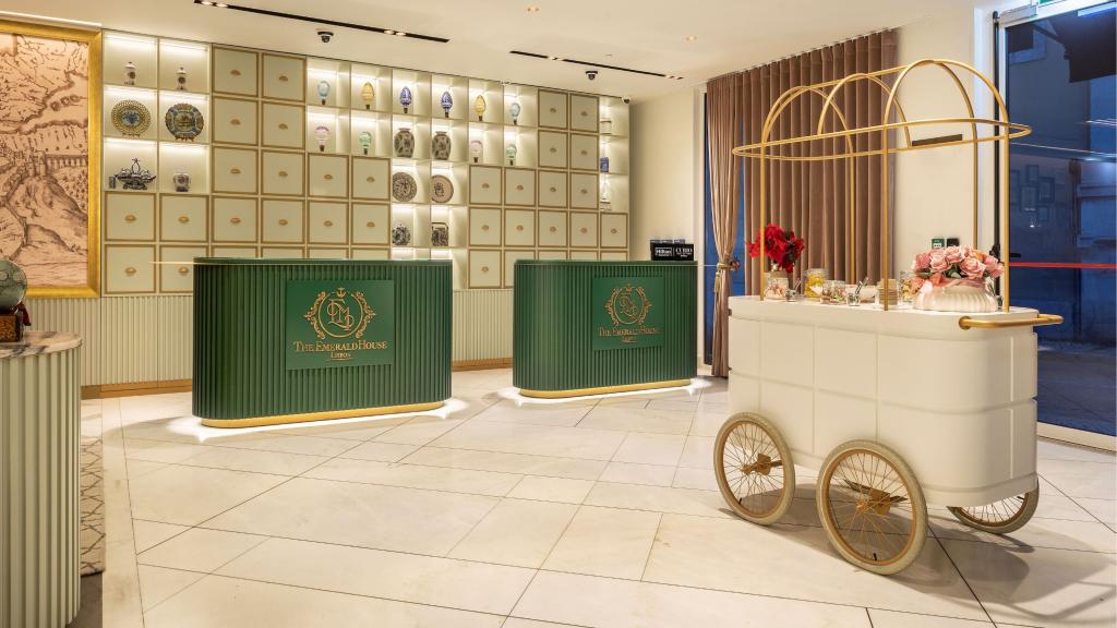 The Emerald House Lisbon, Curio Collection by Hilton