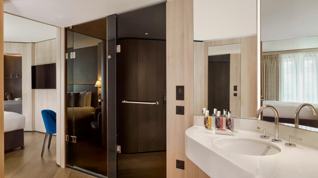 The Westminster London, Curio Collection by Hilton