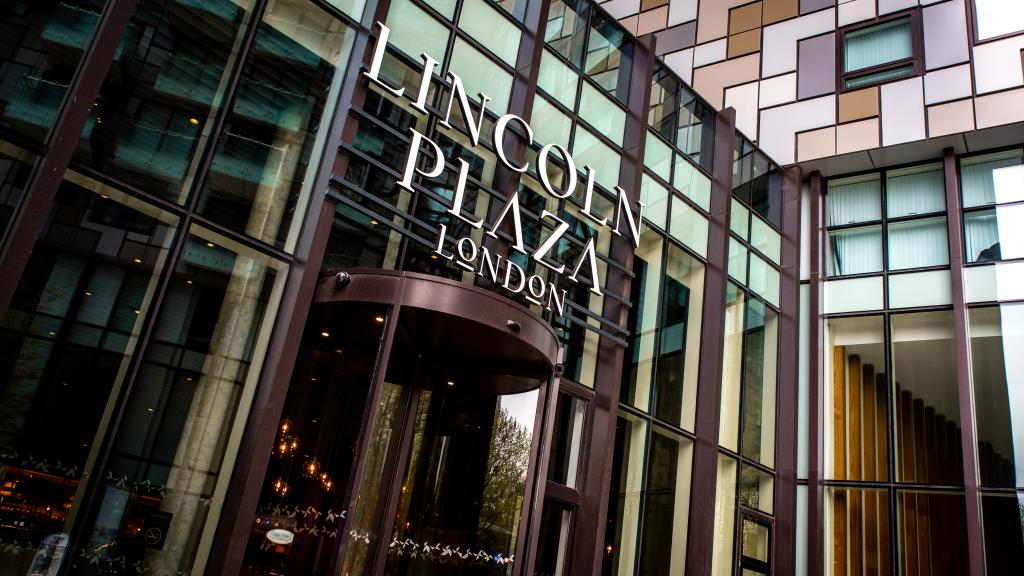 Lincoln Plaza London - Curio Collection by Hilton