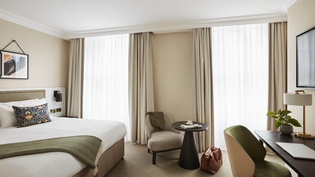 The Clermont London, Victoria